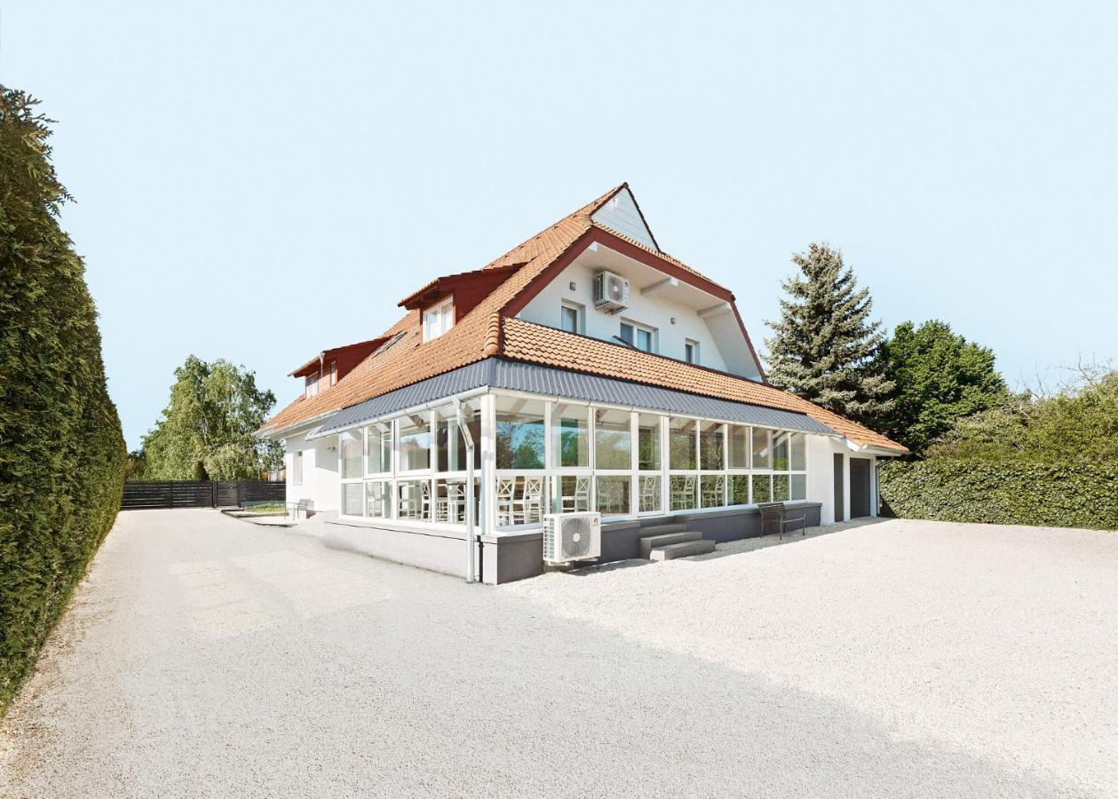 Lorelei Pension Adults Only Gyenesdiás Exterior foto
