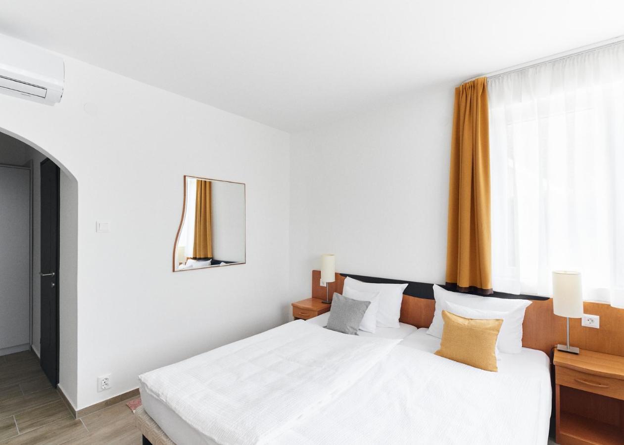 Lorelei Pension Adults Only Gyenesdiás Exterior foto